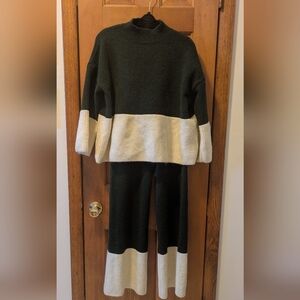 World Market Forest Green Colorblock Lounge Set